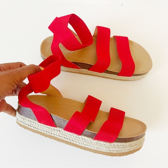FOREVER 21 | Red Strappy Flatform Sandals Sz 7.5 - Picture 1 of 7